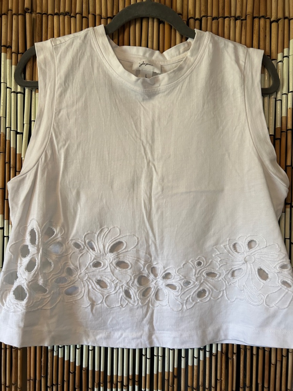 White Eyelet Hem Sleeveless Tank Top - Unbranded